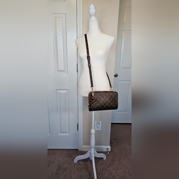 Authentic LOUIS VUITTON Monogram Orsay Clutch Crossbody Bag - Picture 14 of 15